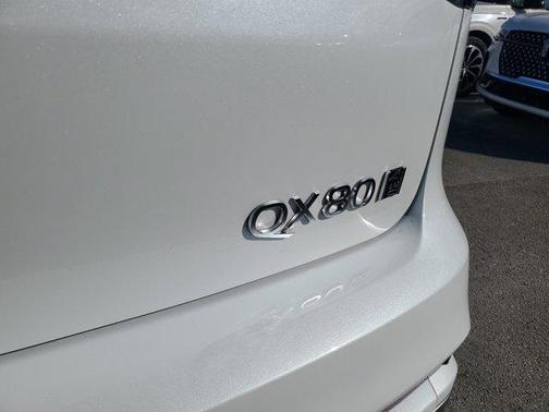 2026 INFINITI QX80 Luxe