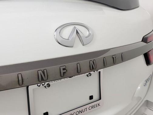 Moonstone White 2022 INFINITI QX80 PREMIUM SELECT