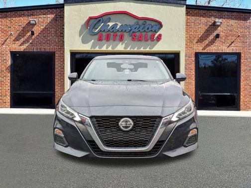 2022 Nissan Altima 2.5 SV