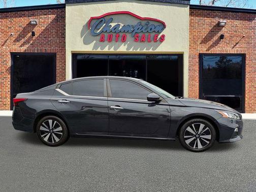 2022 Nissan Altima 2.5 SV