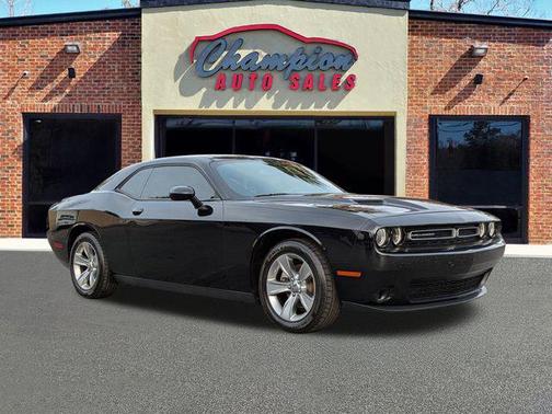 2022 Dodge Challenger SXT