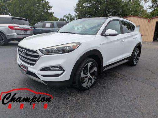 Dazzling White 2018 Hyundai TUCSON Value