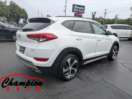 Dazzling White 2018 Hyundai TUCSON Value