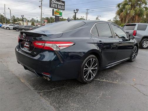 2020 Toyota Camry SE