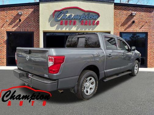 2018 Nissan Titan SV