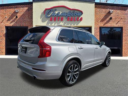 2018 Volvo XC90 T5 Momentum