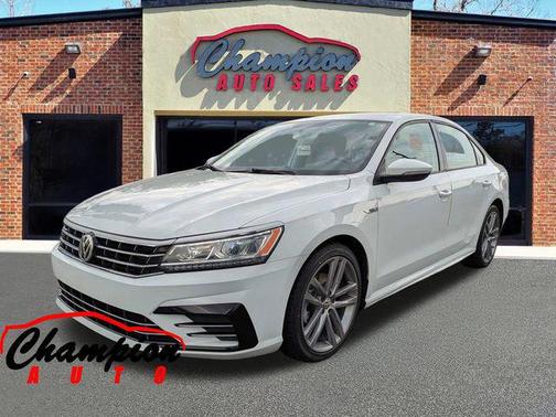 2018 Volkswagen Passat 2.0T R-Line