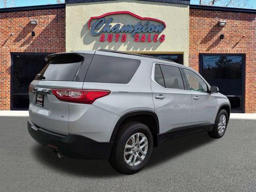 2021 Chevrolet Traverse LT Cloth