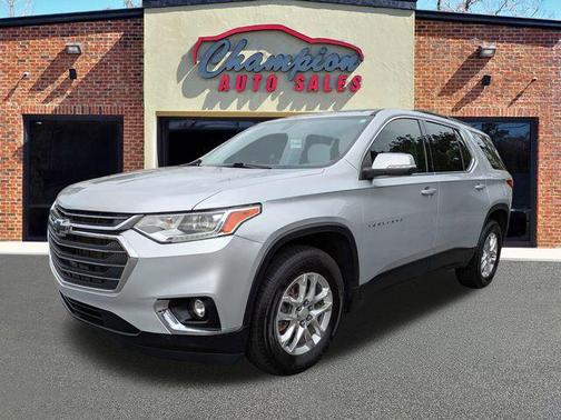 2021 Chevrolet Traverse LT Cloth