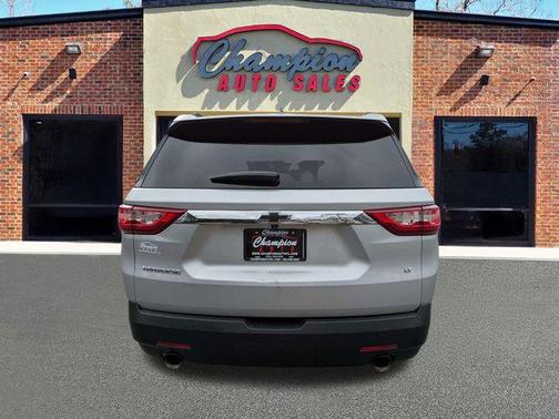 2021 Chevrolet Traverse LT Cloth