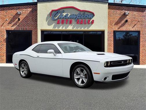 2017 Dodge Challenger SXT
