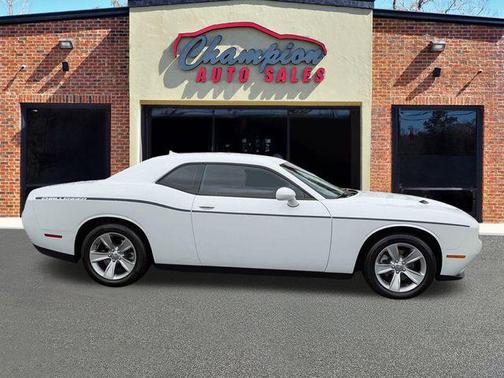 2017 Dodge Challenger SXT