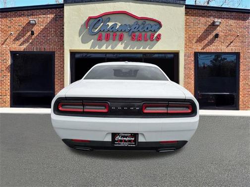 2017 Dodge Challenger SXT