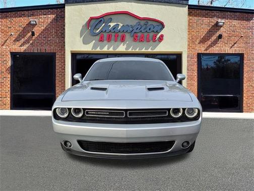 2021 Dodge Challenger SXT