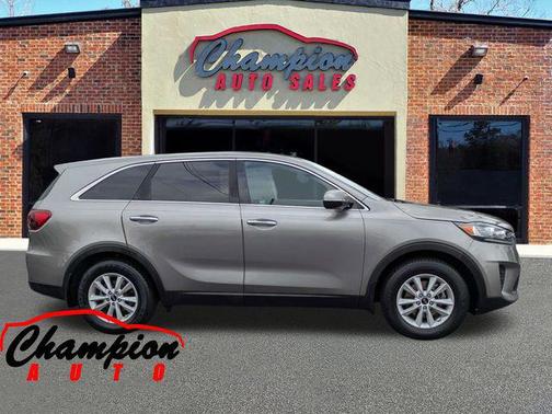 Titanium Silver 2019 Kia Sorento LX