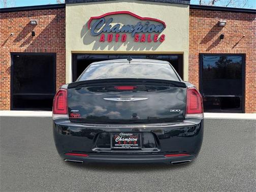 2018 Chrysler 300 S