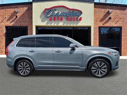 2020 Volvo XC90 T6 Momentum