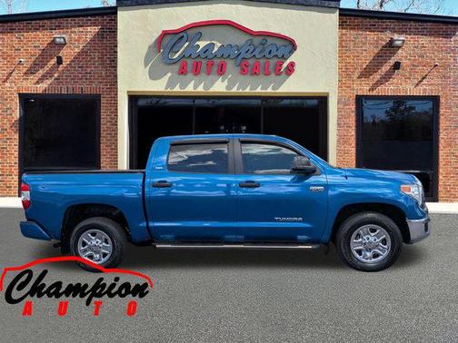 Blazing Blue 2017 Toyota Tundra SR5