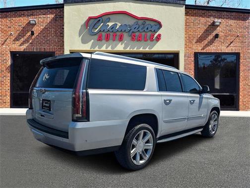 2018 Cadillac Escalade ESV Luxury