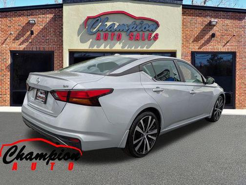 Brilliant Silver Metallic 2019 Nissan Altima 2.5 SR
