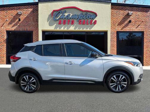 2020 Nissan Kicks SR