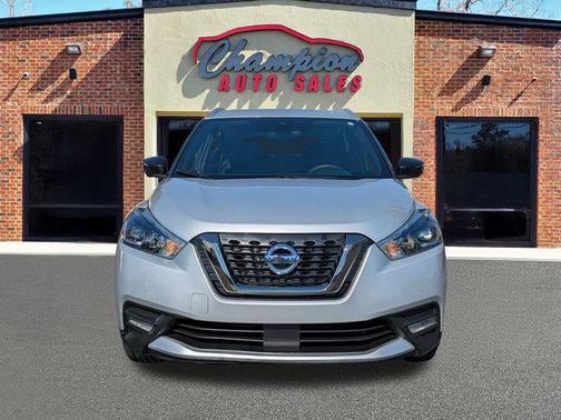 2020 Nissan Kicks SR