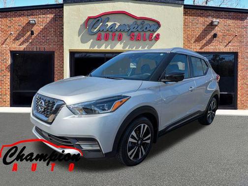 2020 Nissan Kicks SR