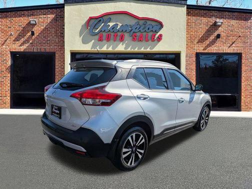 2020 Nissan Kicks SR