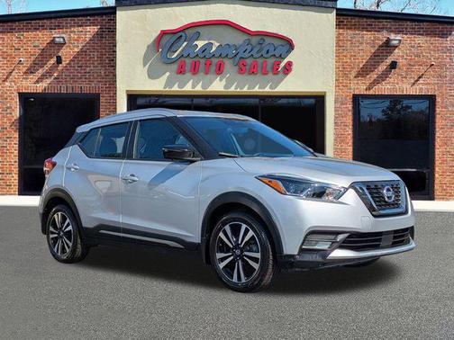 2020 Nissan Kicks SR