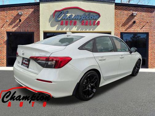 White 2022 Honda Civic Sport