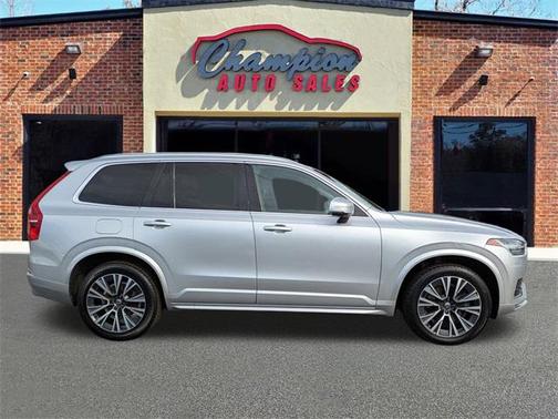 2020 Volvo XC90 T6 Momentum