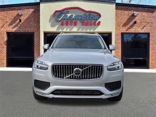 2020 Volvo XC90 T6 Momentum