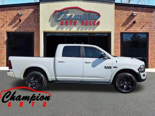 Bright White Clearcoat 2017 RAM 1500 Rebel