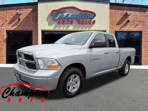 Bright Silver Metallic Clearcoat 2011 Dodge Ram 1500 SLT