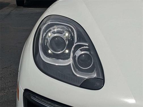 2018 Porsche Macan Base