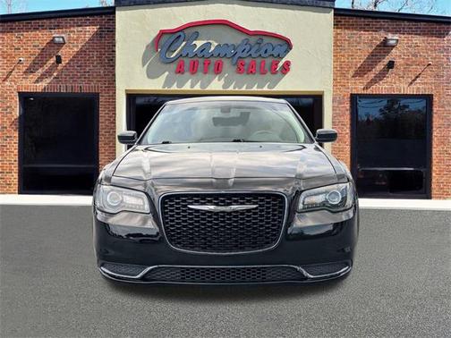 2018 Chrysler 300 Touring