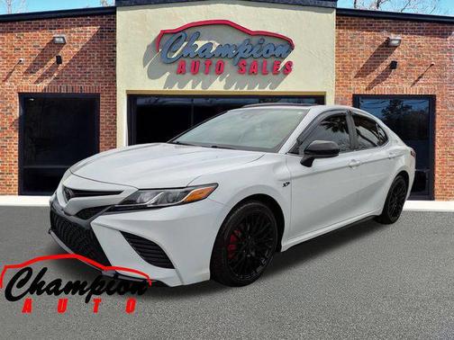 2020 Toyota Camry SE