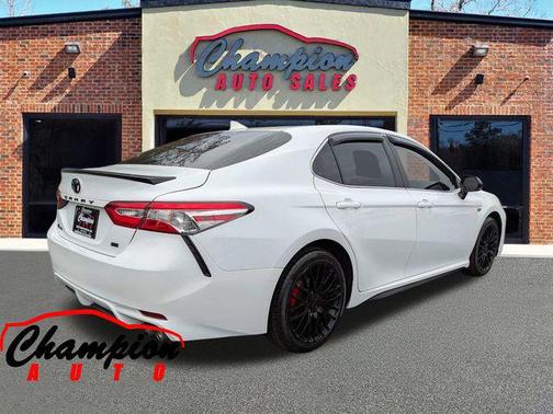 2020 Toyota Camry SE