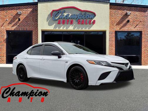 2020 Toyota Camry SE