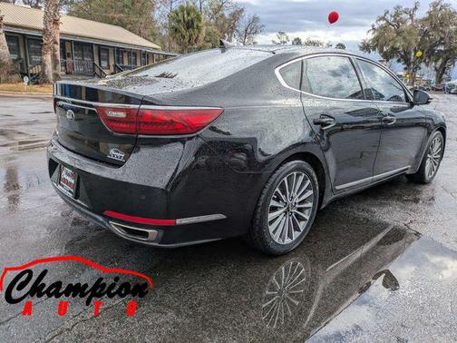 2017 Kia Cadenza Premium