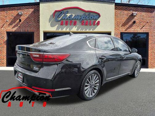 2017 Kia Cadenza Premium