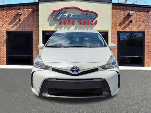 2016 Toyota Prius v Four