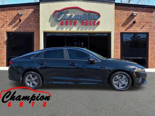 Ebony Black 2021 Kia K5 LXS
