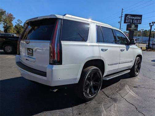2018 Cadillac Escalade Luxury