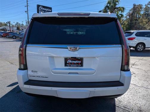 2018 Cadillac Escalade Luxury