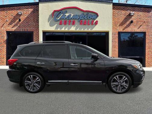 2017 Nissan Pathfinder Platinum