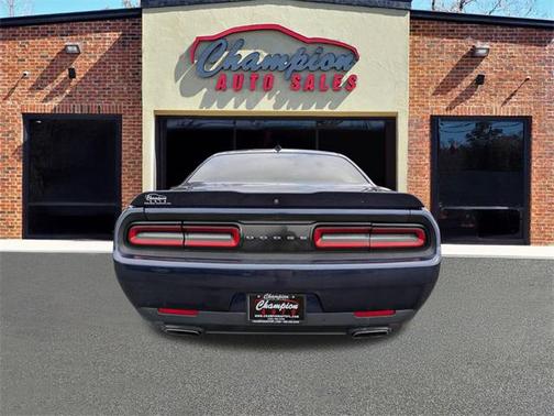 2015 Dodge Challenger SXT Plus