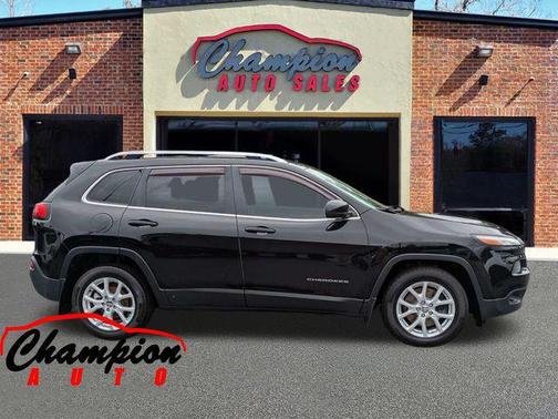 Diamond Black Crystal Pearlcoat 2018 Jeep Cherokee Latitude