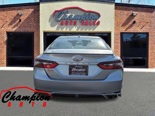 Celestial Silver Metallic 2022 Toyota Camry SE