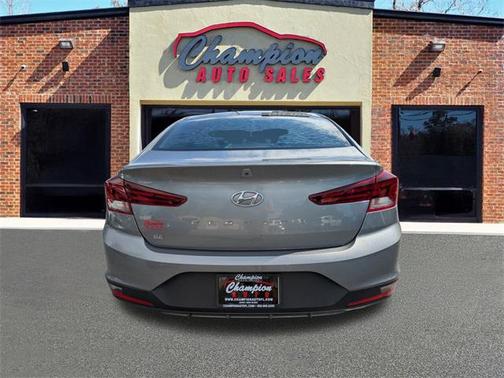 2019 Hyundai ELANTRA SE